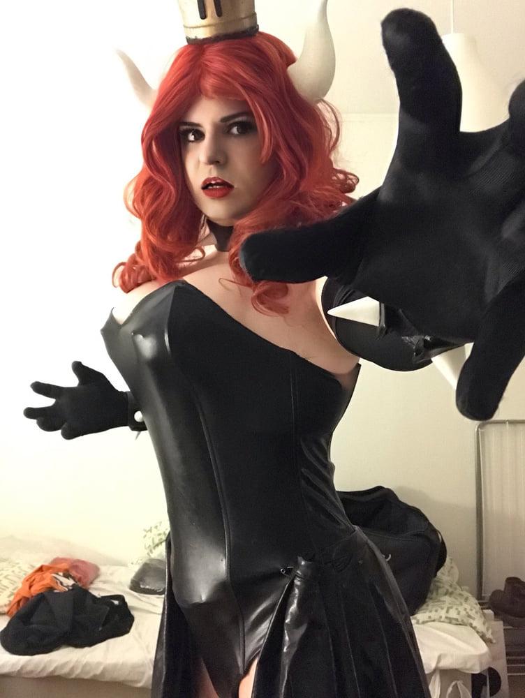 25P Bowsette Cosplay