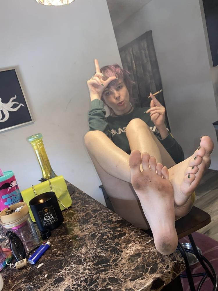 24P Big Dirty Feet