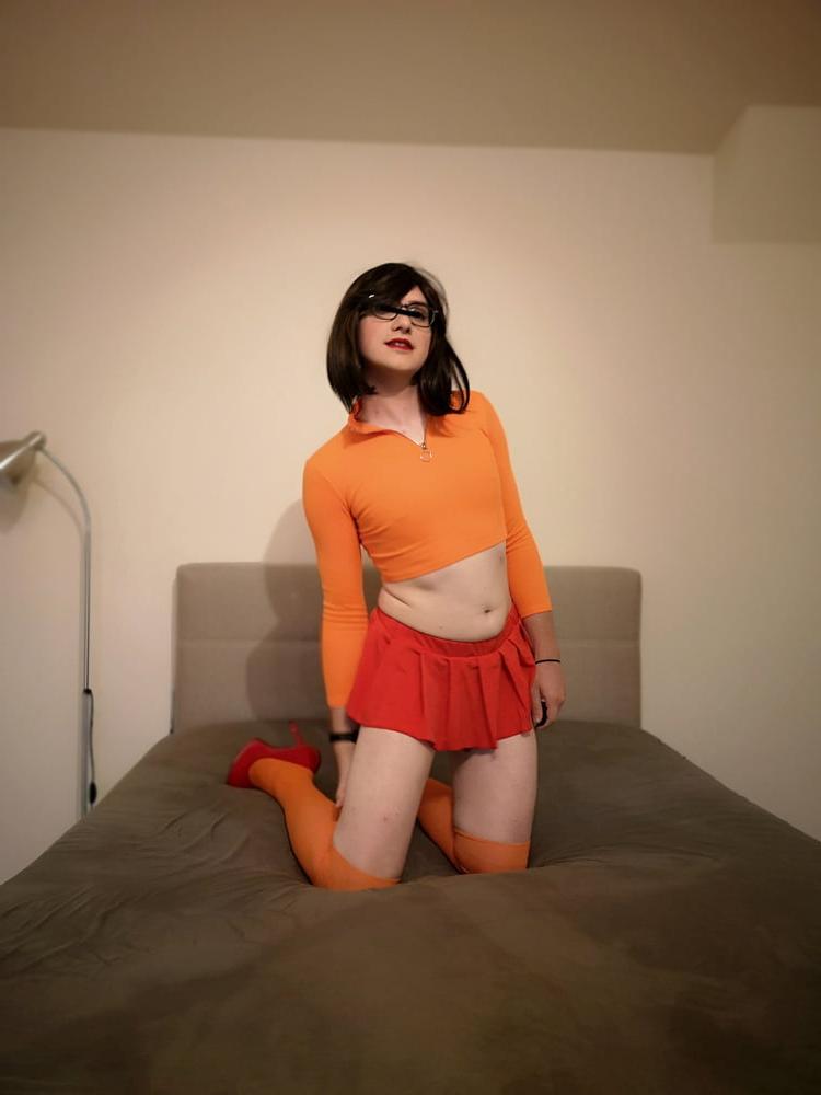 25P Velma Cosplay