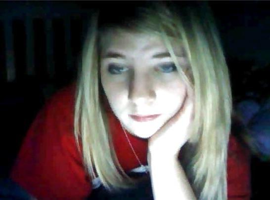 18P CHATROULETTE PUSSYS - COMMENT DIRTY