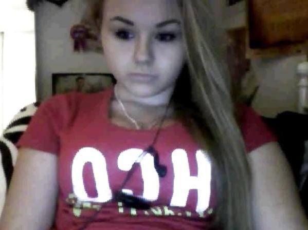 18P CHATROULETTE PUSSYS - COMMENT DIRTY