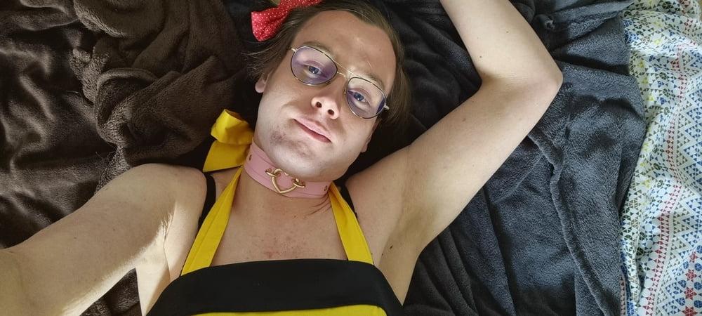 25P Gelbes Kleid im Stil der 50er Jahre