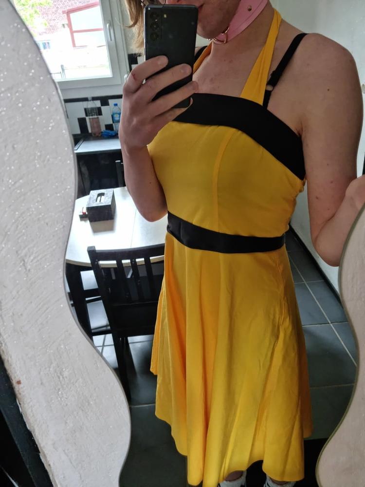25P Gelbes Kleid im Stil der 50er Jahre