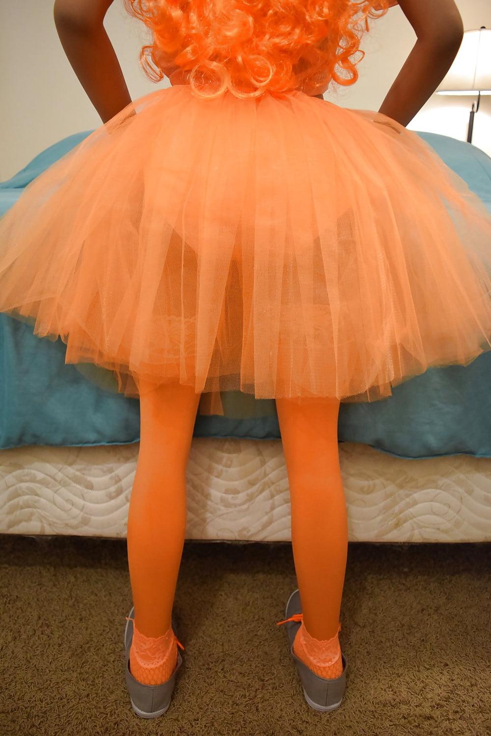 25P Nina's orange dream