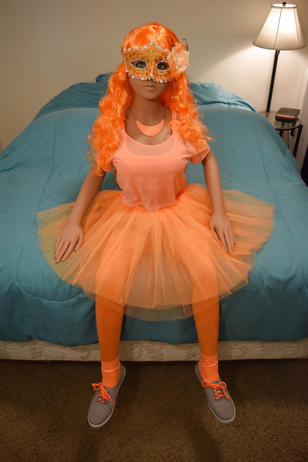25P Nina's orange dream