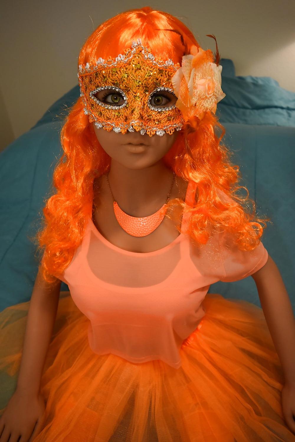 25P Nina's orange dream