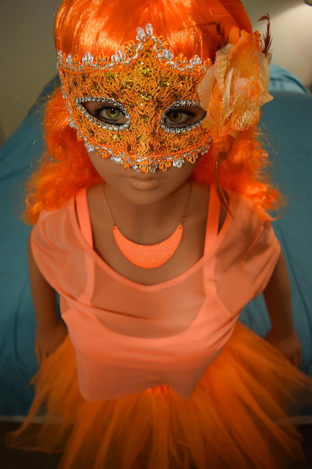 25P Nina's orange dream