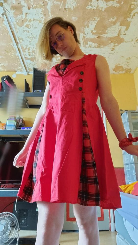 25P 50s style red dress