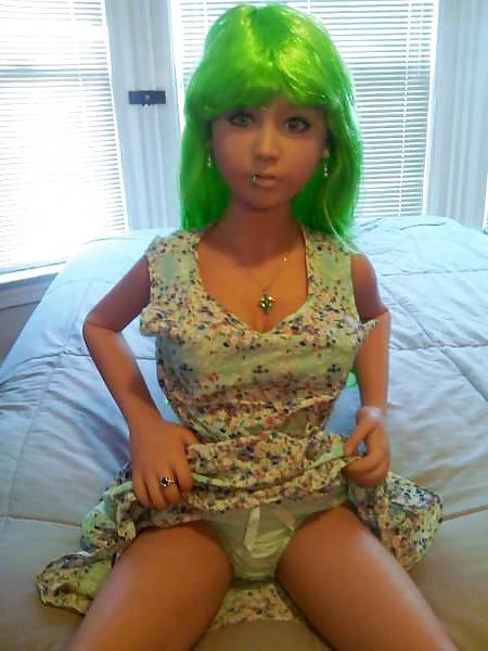 25P Nina's green dress