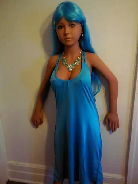 25P Nina's blue dress