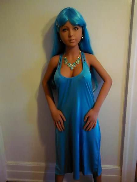 25P Nina's blue dress
