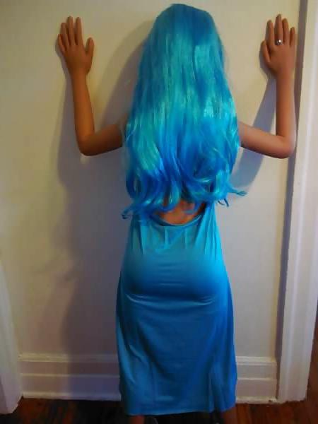25P Nina's blue dress