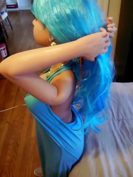 25P Nina's blue dress