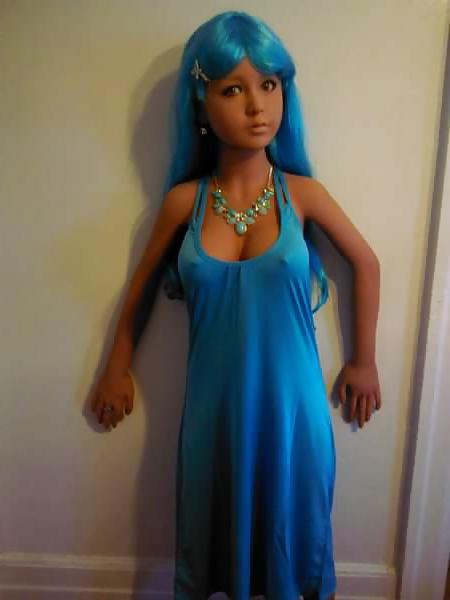 25P Nina's blue dress
