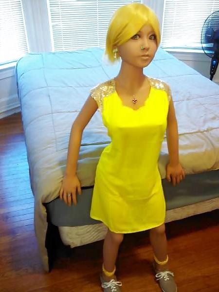 16P Nina's yellow dress