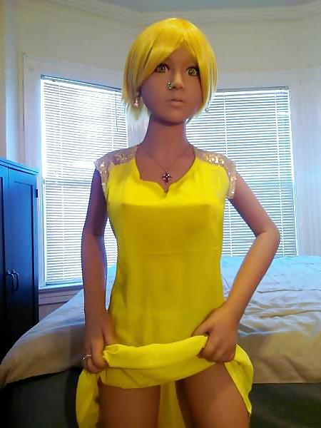16P Nina's yellow dress