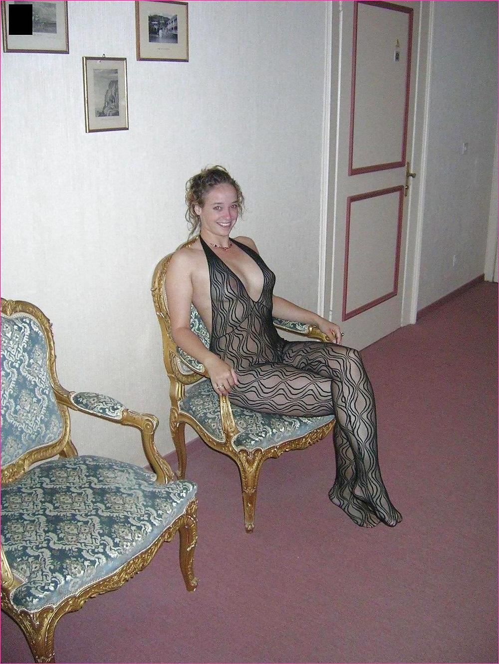 25P FRENCH GIRL POSING UND FUCKING