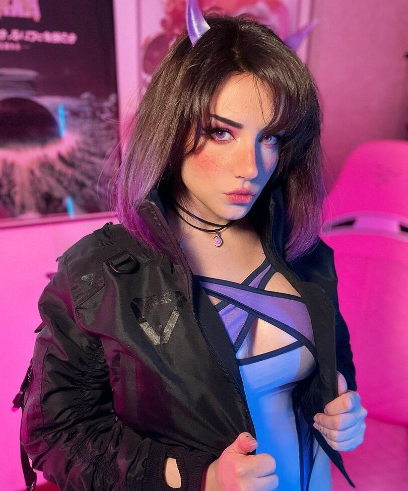 25P Ezy Summers Cosplay nude