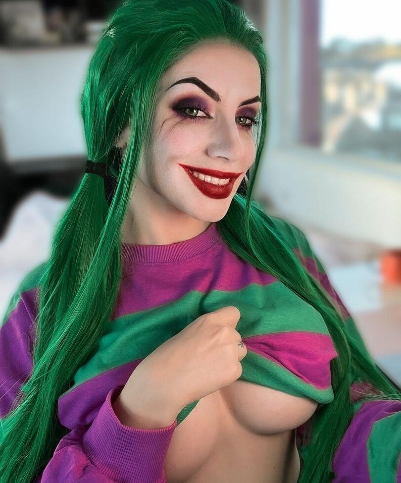 25P Ezy Summers Cosplay nude