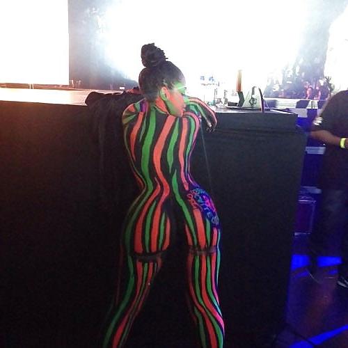 25P Body Paint