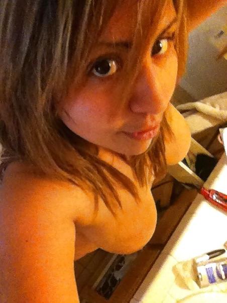 15P A Few Busty Self Shot Milfs