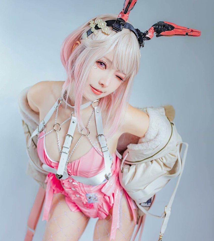 25P Ely Cosplay nude