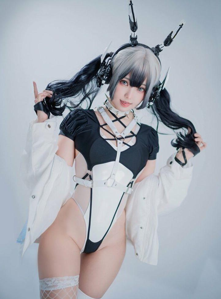 25P Ely Cosplay nude