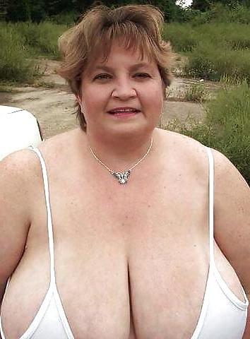 21P Busty MILF