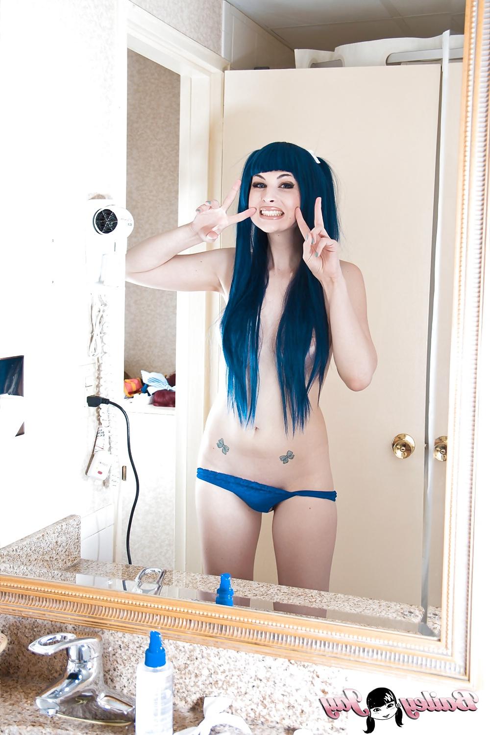 25P Blue hair