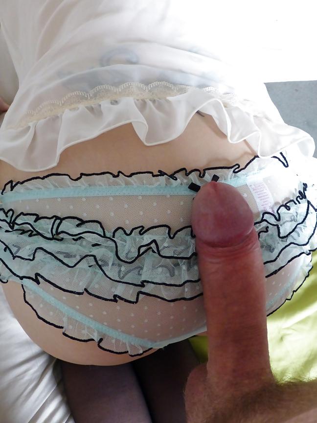 16P Pale green frilly panties 