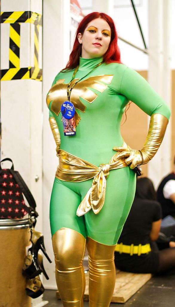 25P Curvy Cosplay Girls