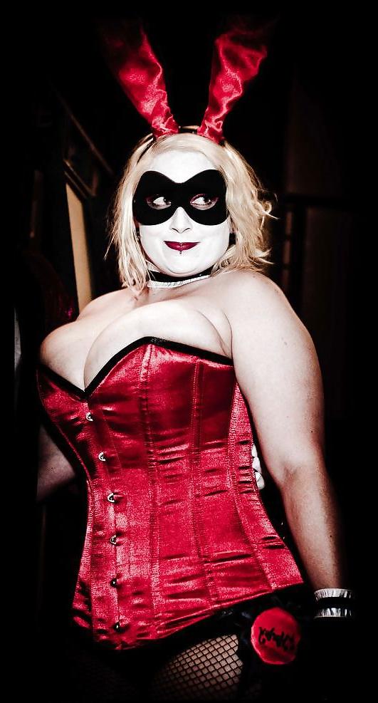 25P Curvy Cosplay Girls