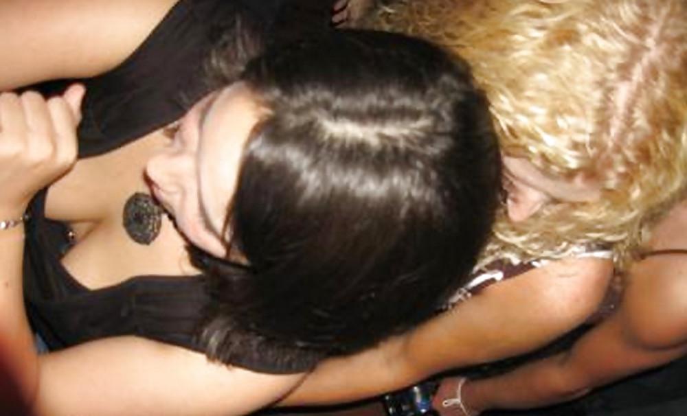 6P Housewife Has Some Private Fun