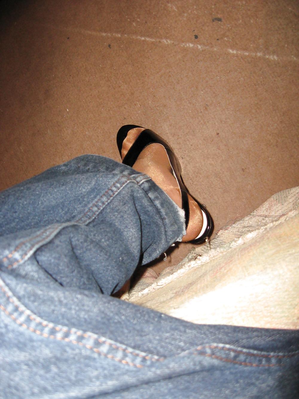 25P F.M. high heels & pantyhose