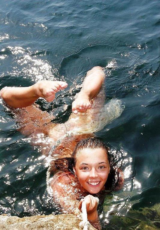 15P Brunette with beautiful body