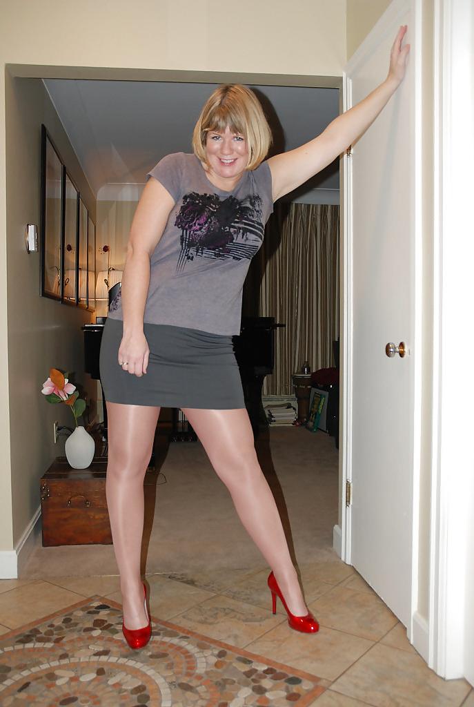 25P Milfs in pantyhose part two