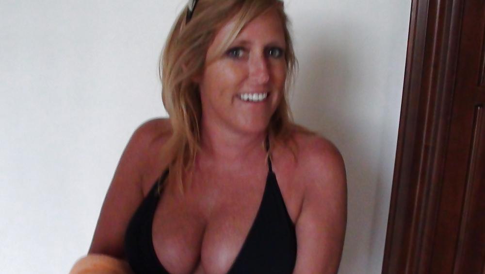 17P Busty Flickr Milf 4 (non-nude)