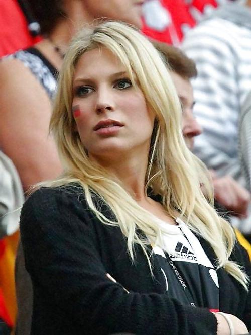 25P Eurogirls Much Better Than Ugly French Team by TROC