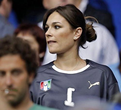 25P Eurogirls Much Better Than Ugly French Team by TROC