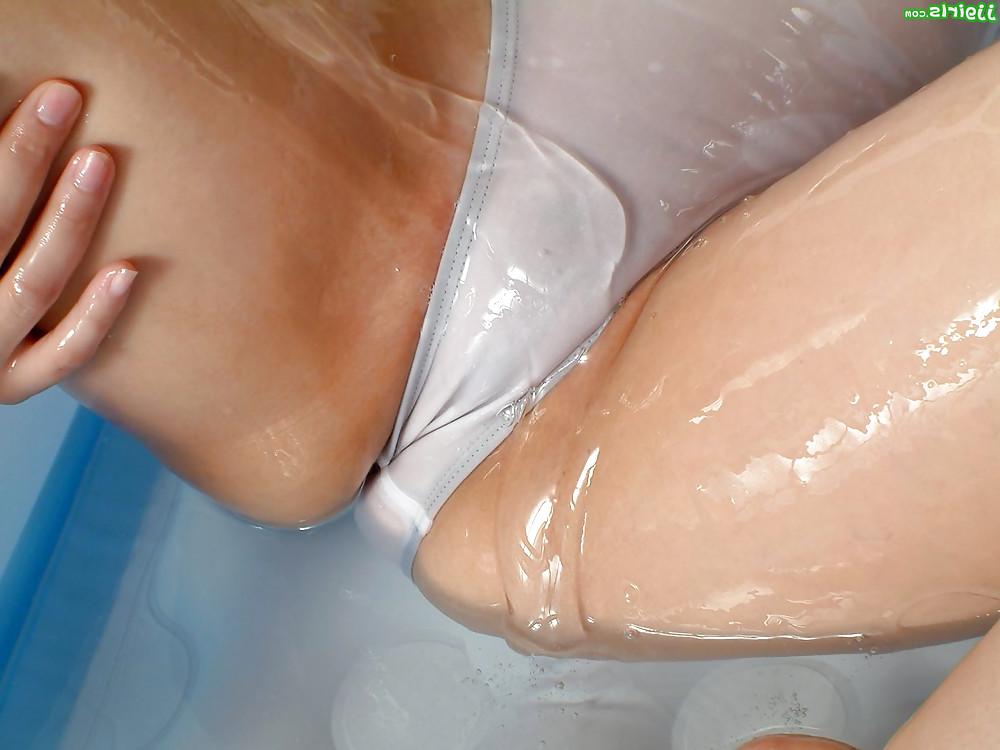 25P Wet swimsuit girls 9