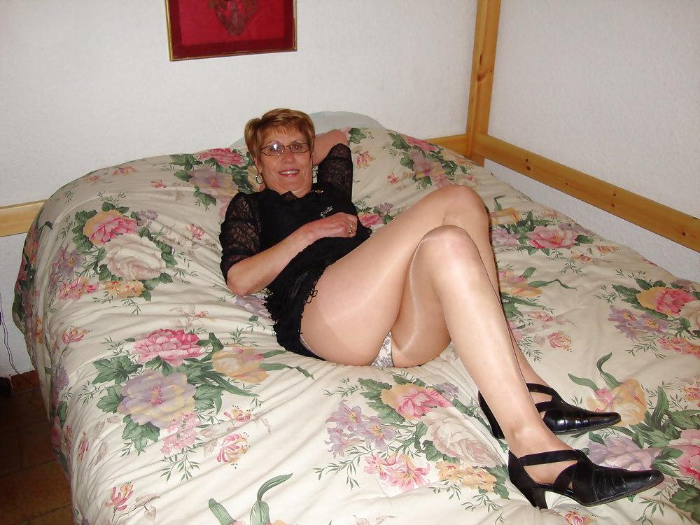 25P Mature pantyhose from Jimmy 4