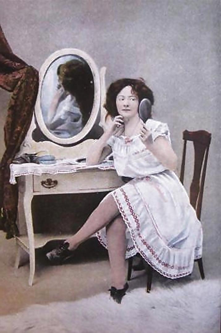 25P French Postcards