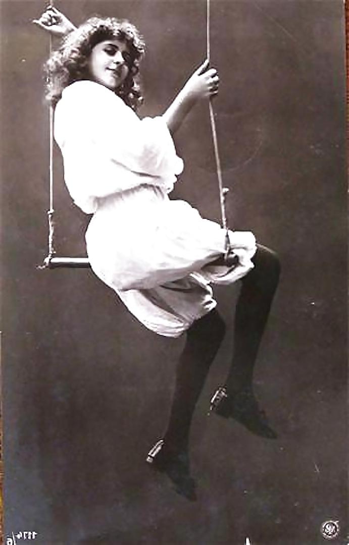 25P French Postcards