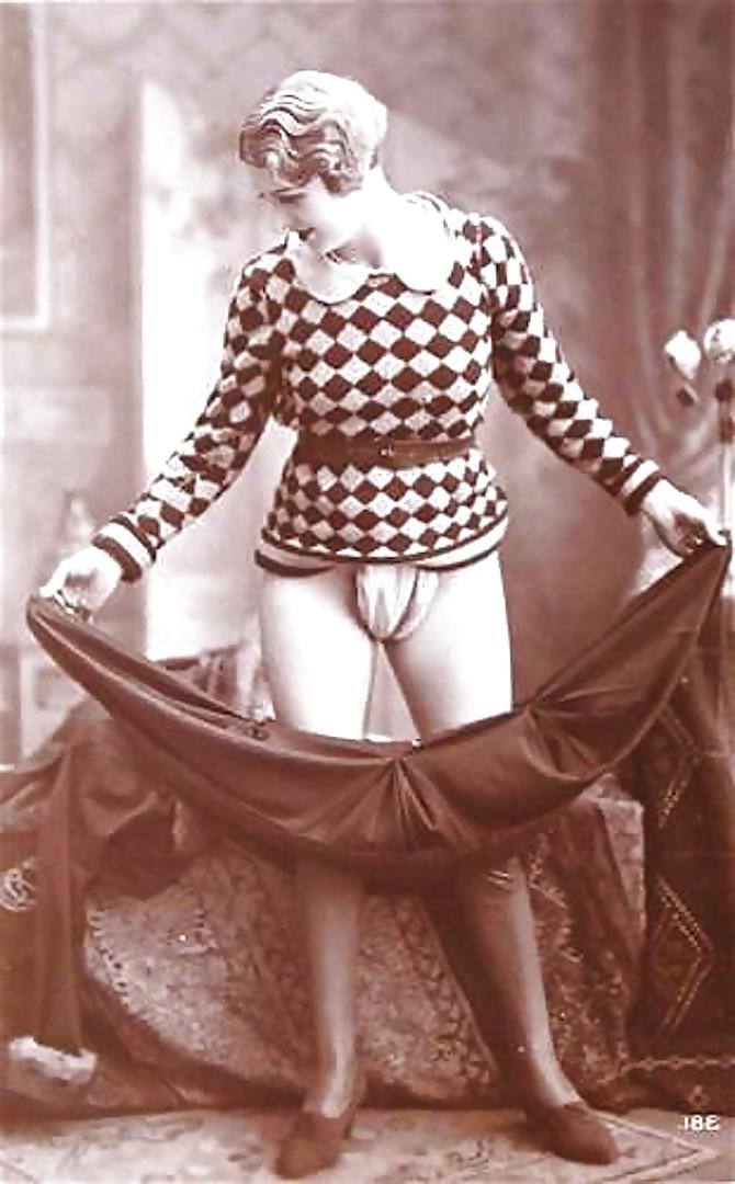 25P French Postcards