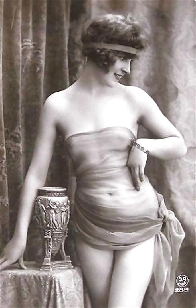 25P French Postcards