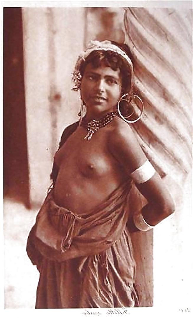 25P French Postcards