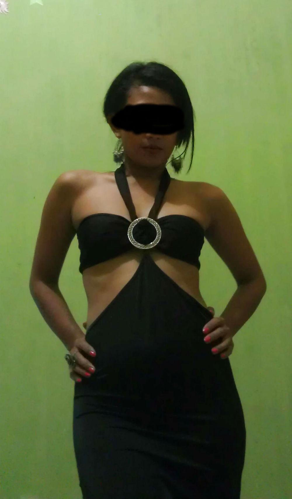 25P Indo little whore exhibition
