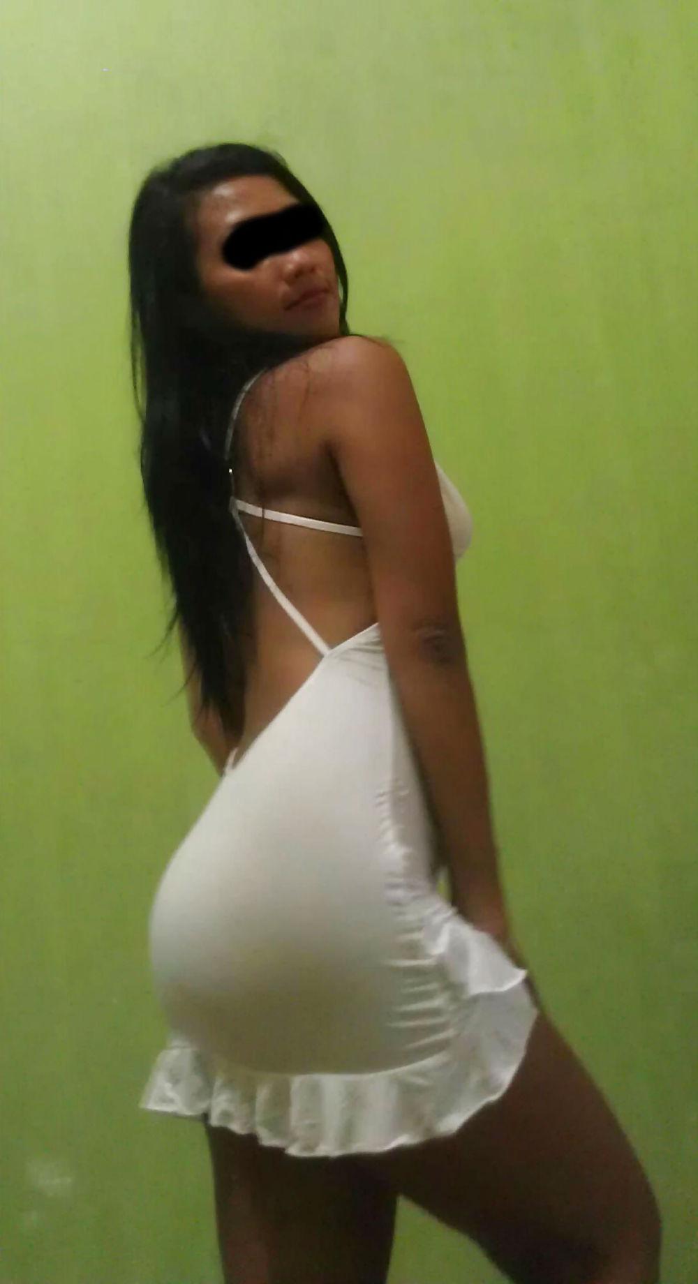 25P Indo little whore exhibition