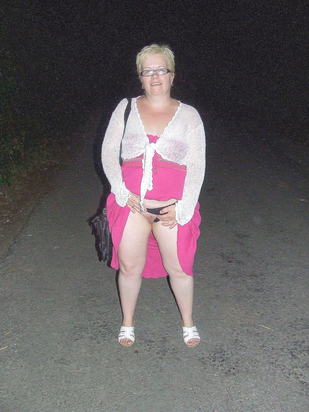25P FRENCH MONIQUE OUTSIDE BY NIGHT