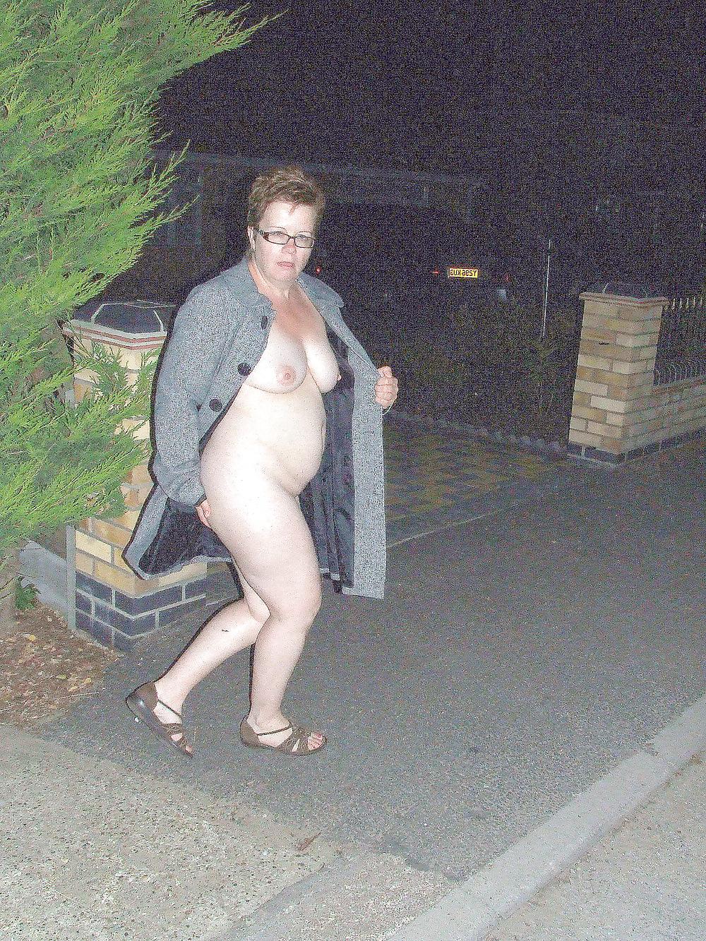 25P FRENCH MONIQUE OUTSIDE BY NIGHT
